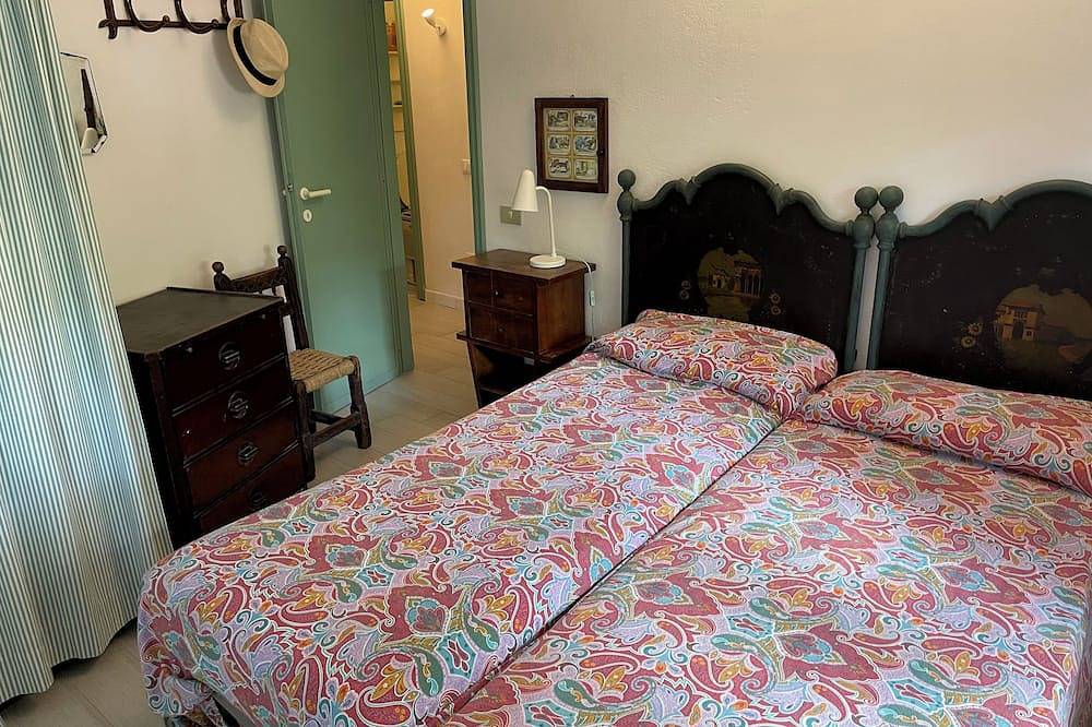 Lo Sceriffo delightful villa in dreamy garden A/C in Portiglione, Commune de Monterosso al Mare