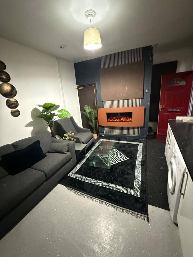 Budget Double Room in Leeds, West Yorkshire