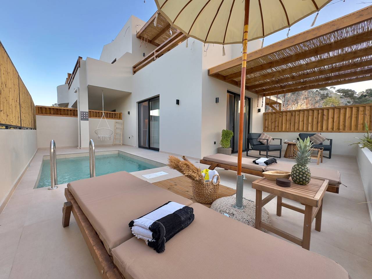 Ganze Wohnung, Apartment 'Pallida' mit Bergblick, Wlan und Klimaanlage in Rhodos