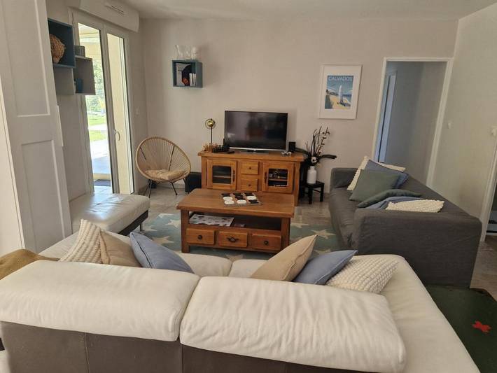 Location de vacances pour 8 personnes, avec jardin à Graye-sur-Mer - 2