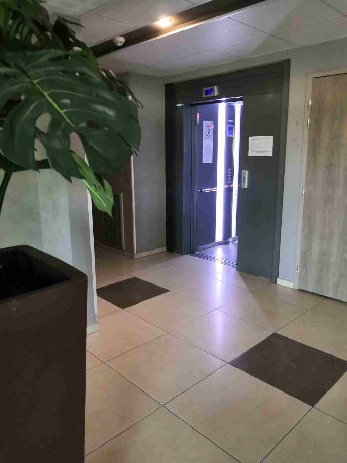 Gîte pour 4 personnes, avec piscine ainsi que vue et jardin à Juvignac - 4