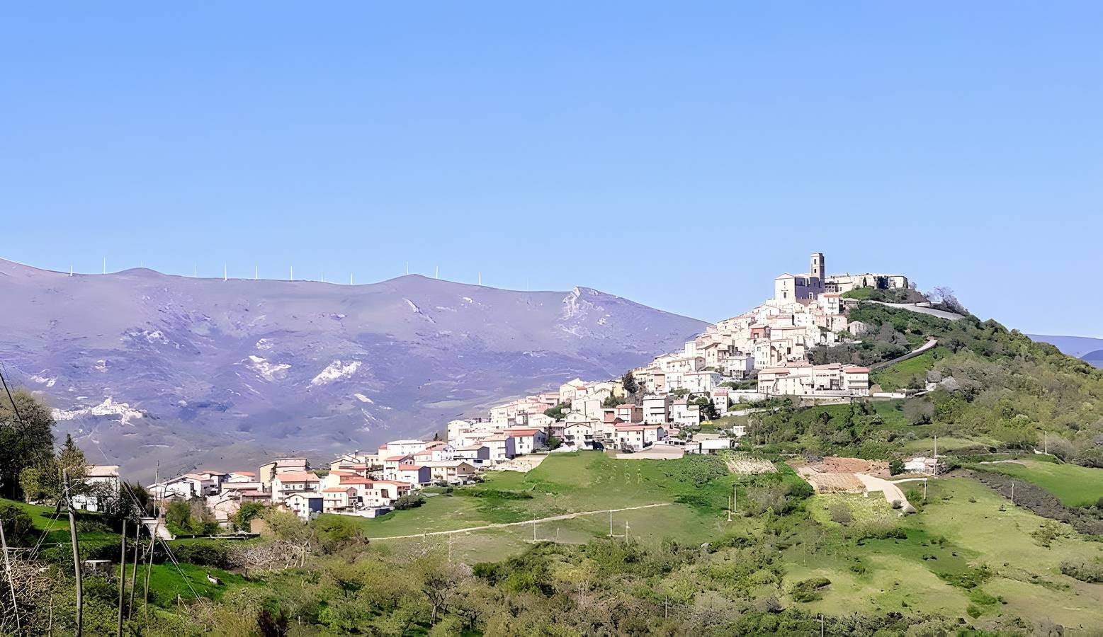 Casa Vacanze 'Relax' con Vista Montagna e Balcone in Carunchio, Provincia di Chieti