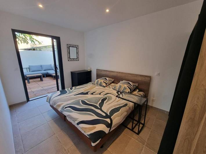 Location de vacances pour 6 personnes, avec piscine ainsi que jacuzzi et jardin à Jonquerettes - 2