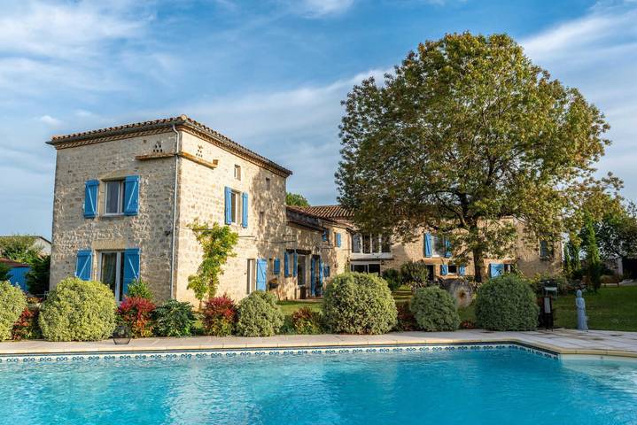 Gîte pour 4 personnes, avec terrasse et piscine - 1