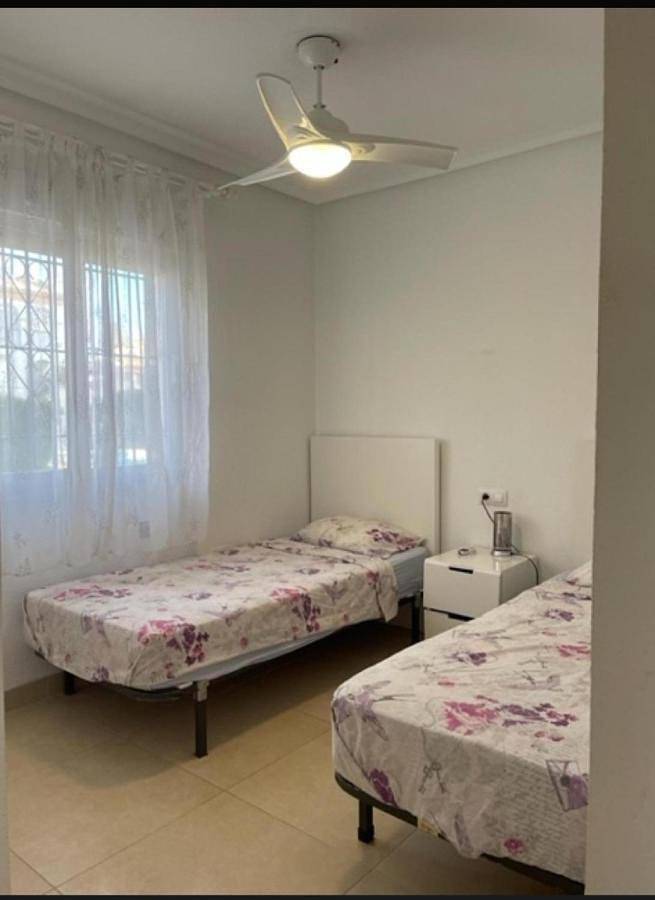 Gîte pour 4 personnes, avec piscine et jardin dans Playa Flamenca - 3