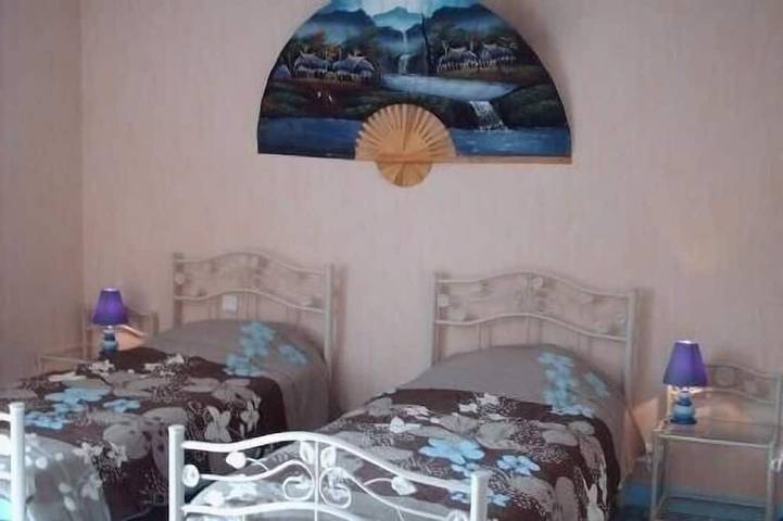 Location de vacances pour 6 personnes, avec jacuzzi ainsi que terrasse et jardin à Les Champs-Géraux - 4