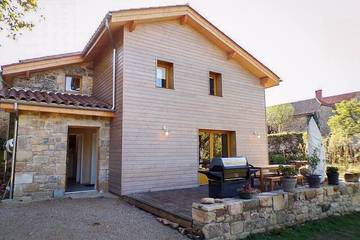 Gîte pour 6 personnes, avec jardin à Cardaillac