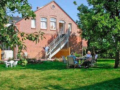 Ferienwohnung für 8 Personen, mit Terrasse und Garten in Westfehmarn
