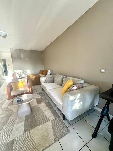 Gîte pour 2 personnes, avec terrasse ainsi que piscine et vue à Schœlcher