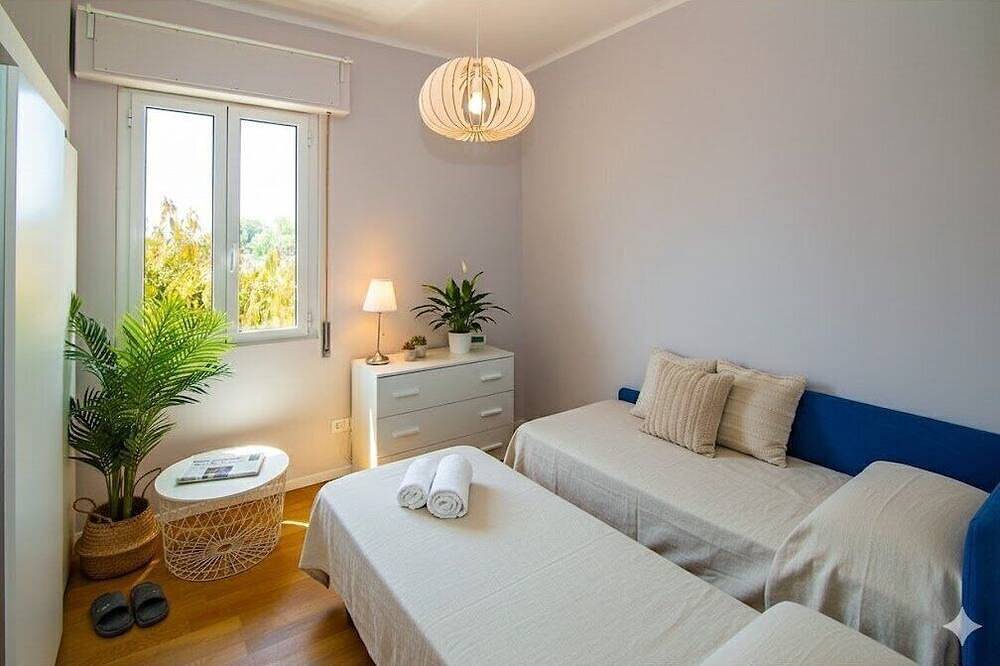 Apartamento entero, Flat with parking and lovely seaview terrace | V03 in San Lorenzo al Mare, Riviera di Ponente