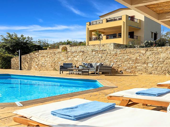 Ferienwohnung für 16 Personen, mit Balkon und Terrasse sowie Garten und Pool in Rethymnon - 2