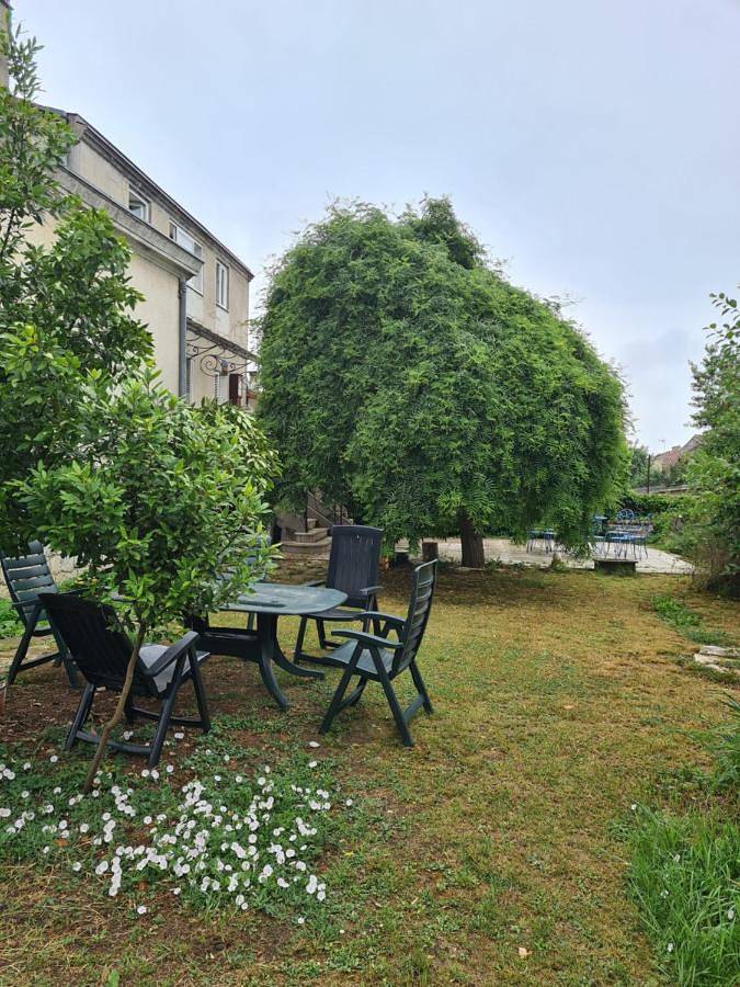 Double Room with Garden View in Condom, Gers