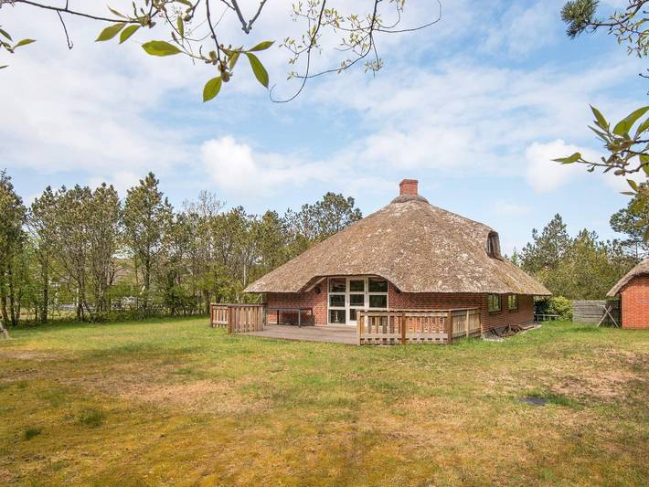 Ferienhaus für 8 Personen, mit Whirlpool und Sauna sowie Terrasse, kinderfreundlich in Houstrup Strand