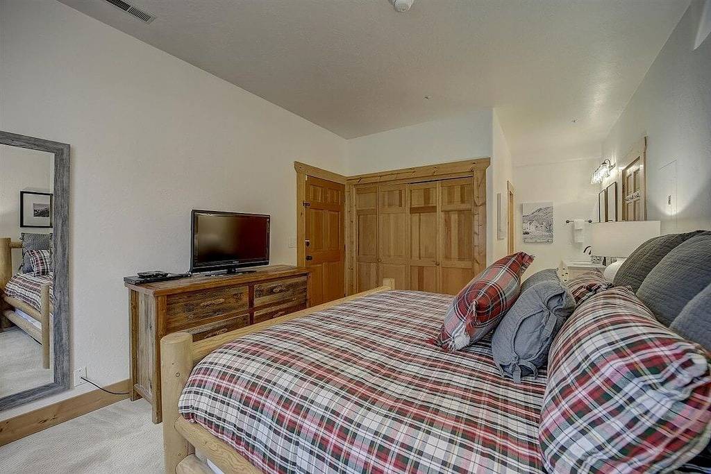 Ganze Wohnung, Gorgeous Condo, Dramatic Ski Views from Deck, Private Hot Tub, Close to Main Street, Free Transit! in Uinta Wasatch Cache National Forest