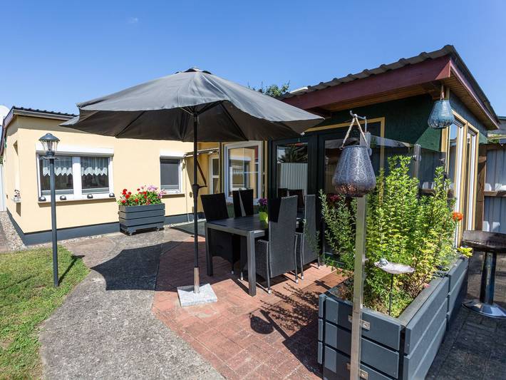 Ferienhaus für 4 Personen, mit Terrasse und Garten in Kröslin - 2