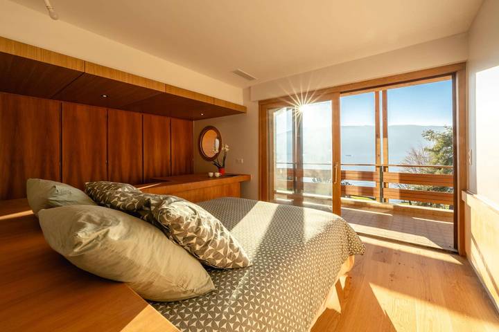 Villa Sarmaz – Accès direct au lac et ponton privé in Veyrier-du-Lac, Región de Annecy