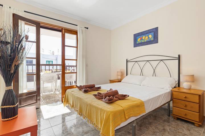 Apartamento entero, Blue Sky apartment - dos habitaciones y terraza fr in Puerto del Carmen, Tías