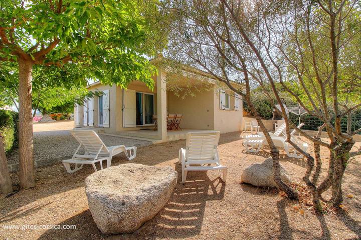 Gîte pour 4 personnes, avec jardin ainsi que vue et terrasse - 1