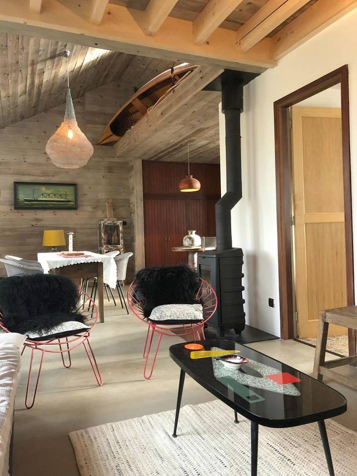 Location de vacances pour 2 personnes, avec vue ainsi que vue sur le lac et jardin à Hédé-Bazouges - 4