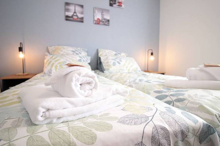 Apartamento entero, Les Loges de Véro Rdc - 5 min from Verdun, private parking, motorcycle garage, air conditioning. in Verdun (Municipio), Verdún