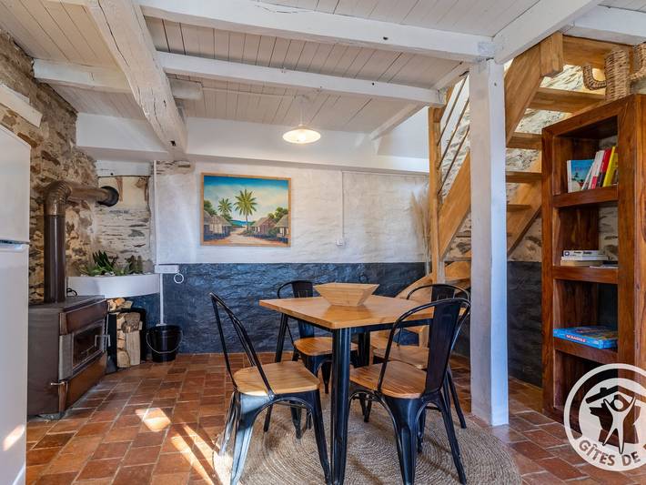 Escapada Rural en Anjou: Casa de Campo con Encanto, Terraza y Actividades Próximas in Ombrée-d'Anjou, Región de Segré