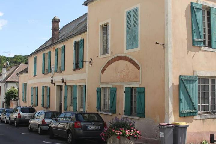 Gîte pour 15 personnes, avec terrasse à Chalo-Saint-Mars