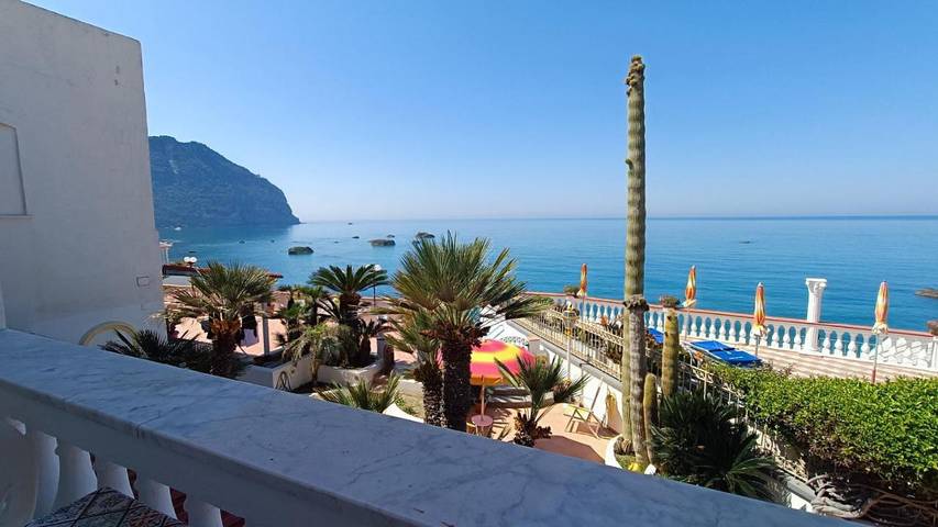 Ferienwohnung für 2 Personen, mit Balkon und Ausblick auf Ischia