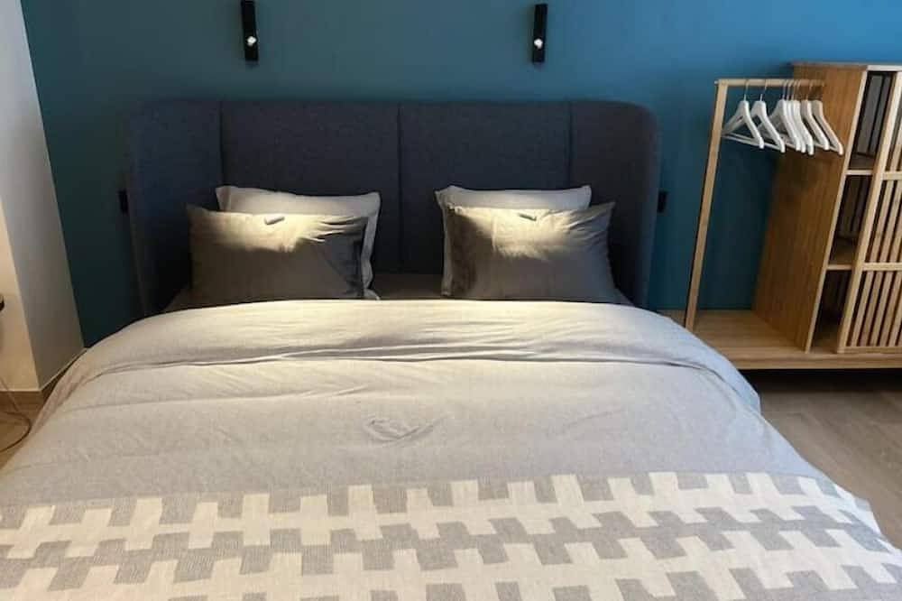 Entire apartment, Luxury suite at Les Guillemins in Liège, Liège region
