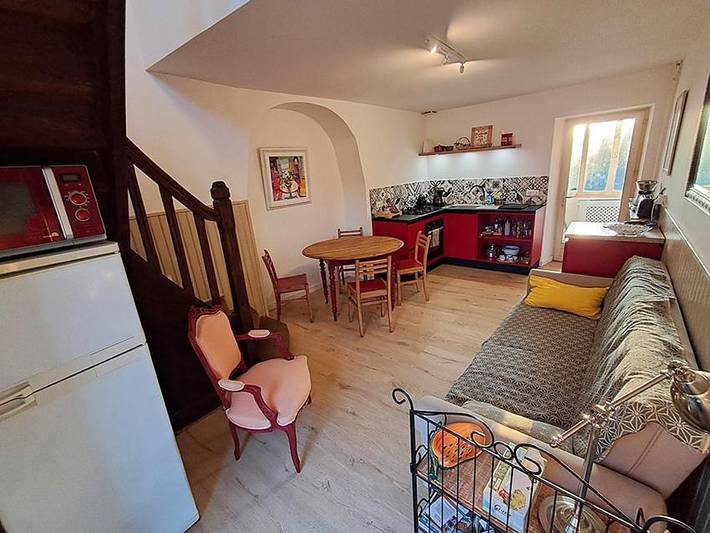 Location de vacances pour 4 personnes, avec jardin ainsi que vue et piscine, animaux acceptés à Blaison-Gohier - 3