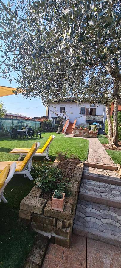 Pension voor 7 personen, met Tuin en Zwembad in Desenzano del Garda