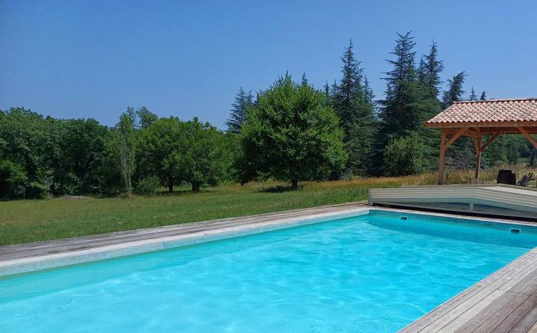Location de vacances pour 10 personnes, avec vue ainsi que piscine et jardin à Cremps - 2