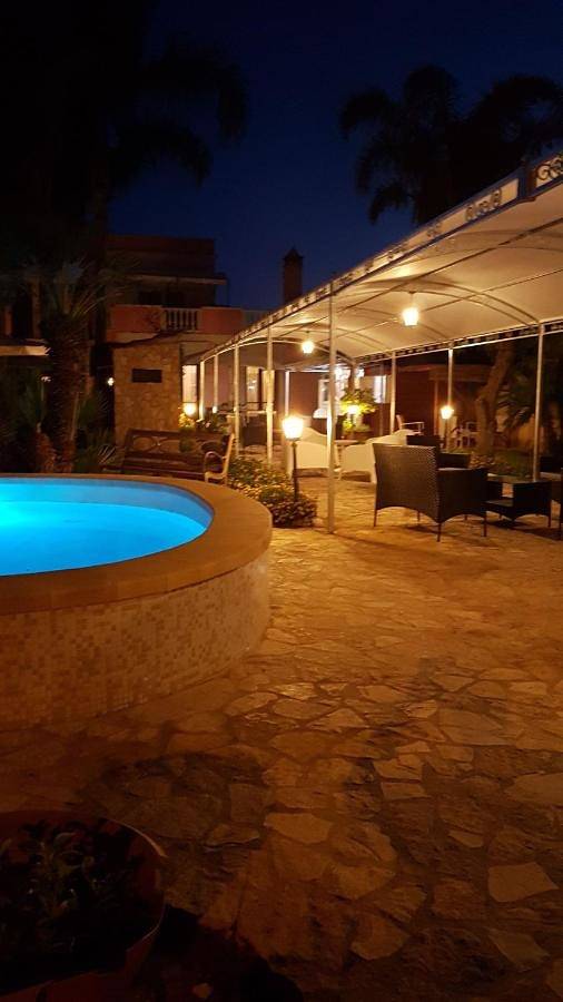 Deluxe Double Room with Shower in Mesagne, Salento