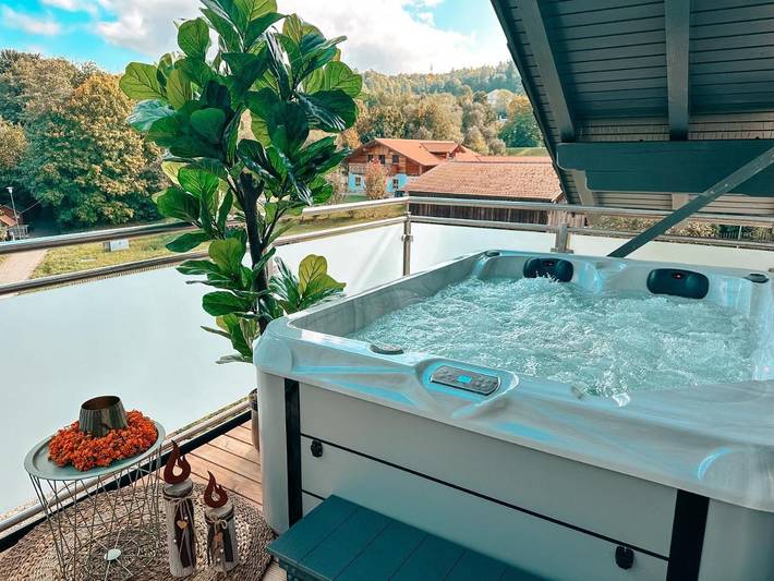 Ferienwohnung für 6 Personen, mit Balkon und Whirlpool sowie Terrasse und Sauna in Bad Kötzting