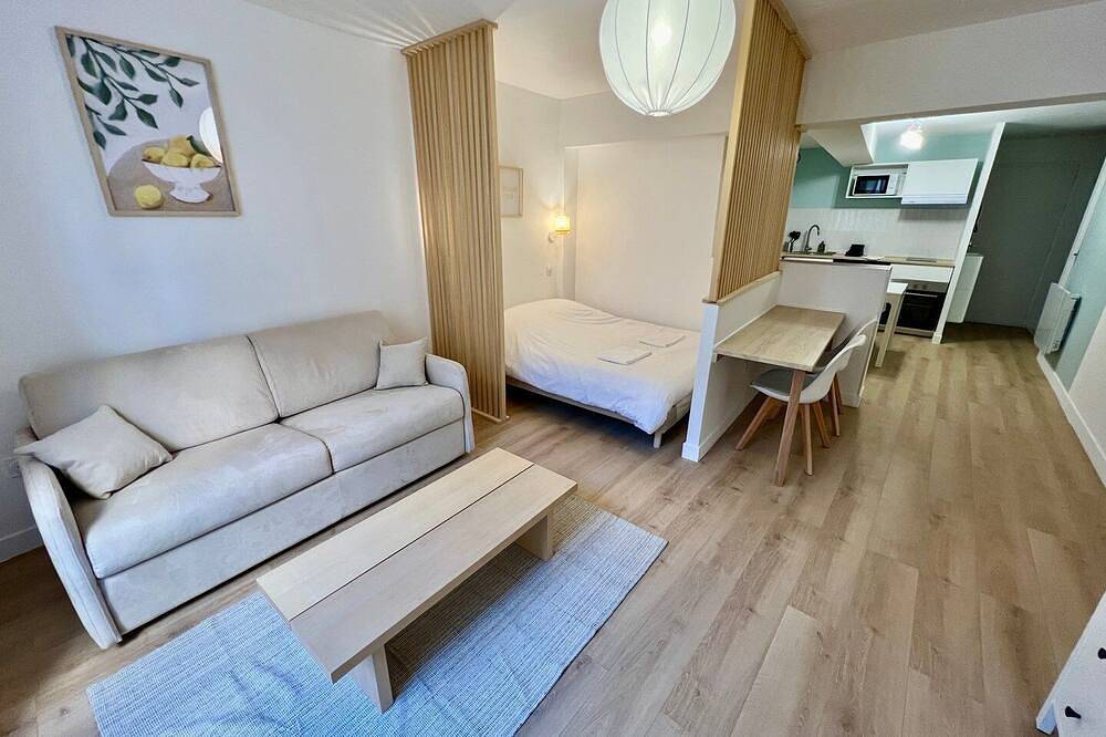 Entire apartment, Grand studio lumineux dans le centre historique in Poitiers, Vienne