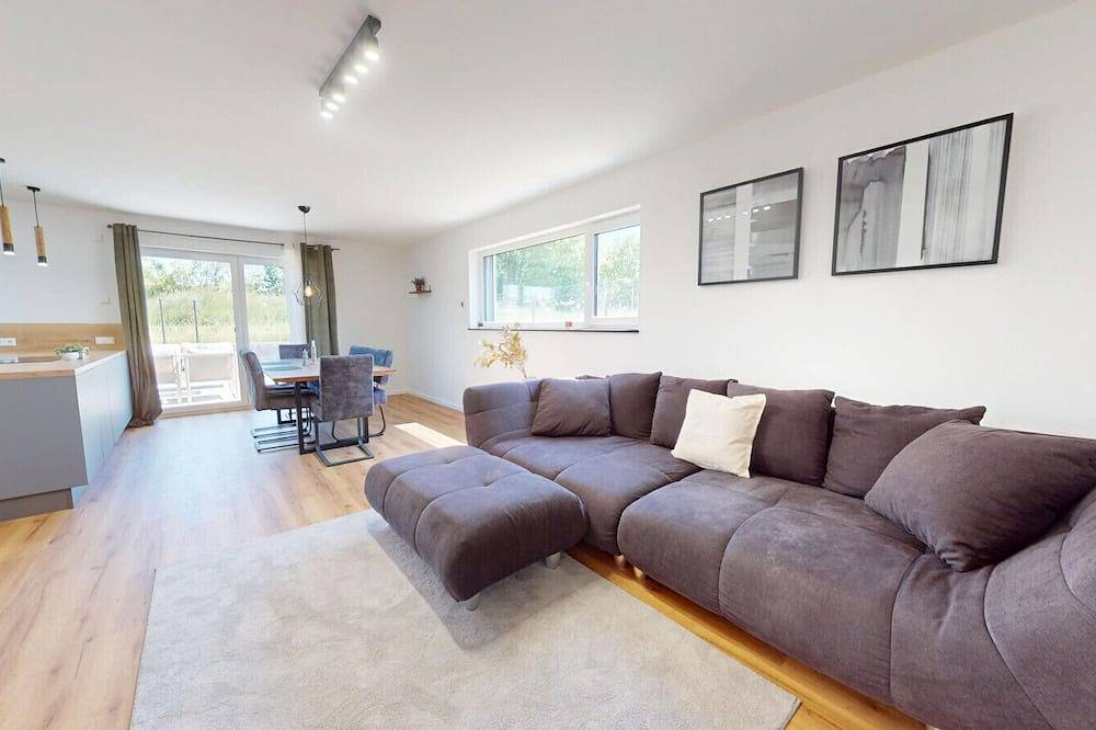 2Br House with private Garden & 2 Bathrooms in Kaiserslautern, Saar-Nahe-Bergland