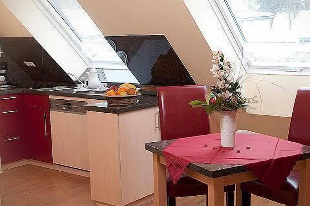 Ganze Wohnung, Liebevoll eingerichtete Dachgeschosswohnung (31qm) für 2 Personen in Viereth-Trunstadt, Fränkisches Weinland
