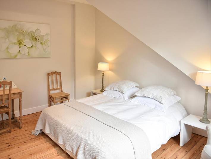 Chambre d’hôte pour 3 personnes, avec Terrasse ainsi que Jardin et Vue à Wezembeek-Oppem