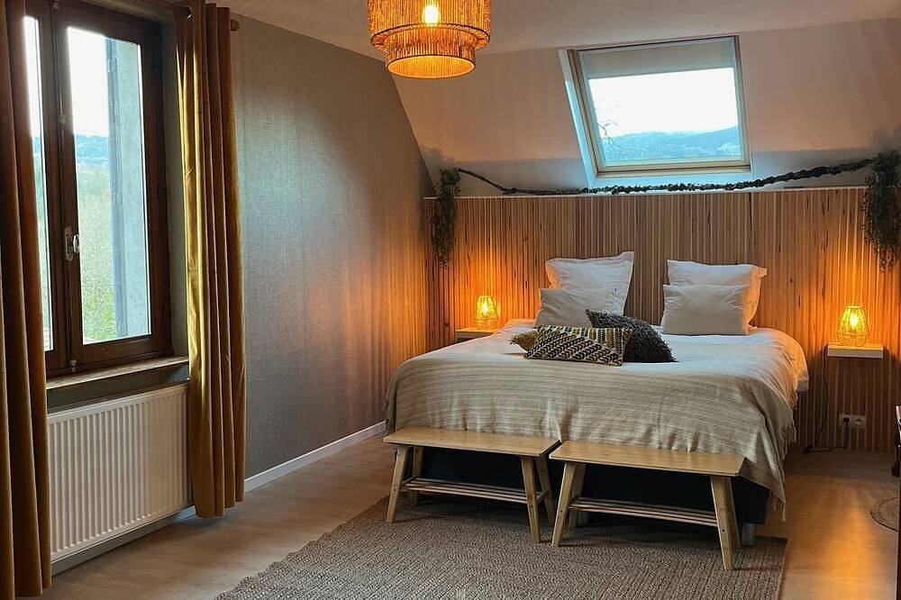La Maison du Chevalier Chambre et Table D'hôtes-auvergne! in Marat, Parc Naturel Régional Livradois-Forez
