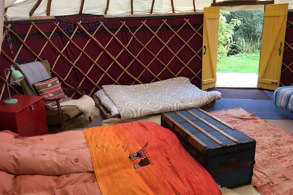 Eco Glamping immersed in nature, ideal for family holidays andromantic getaways! in Inch, County Cork