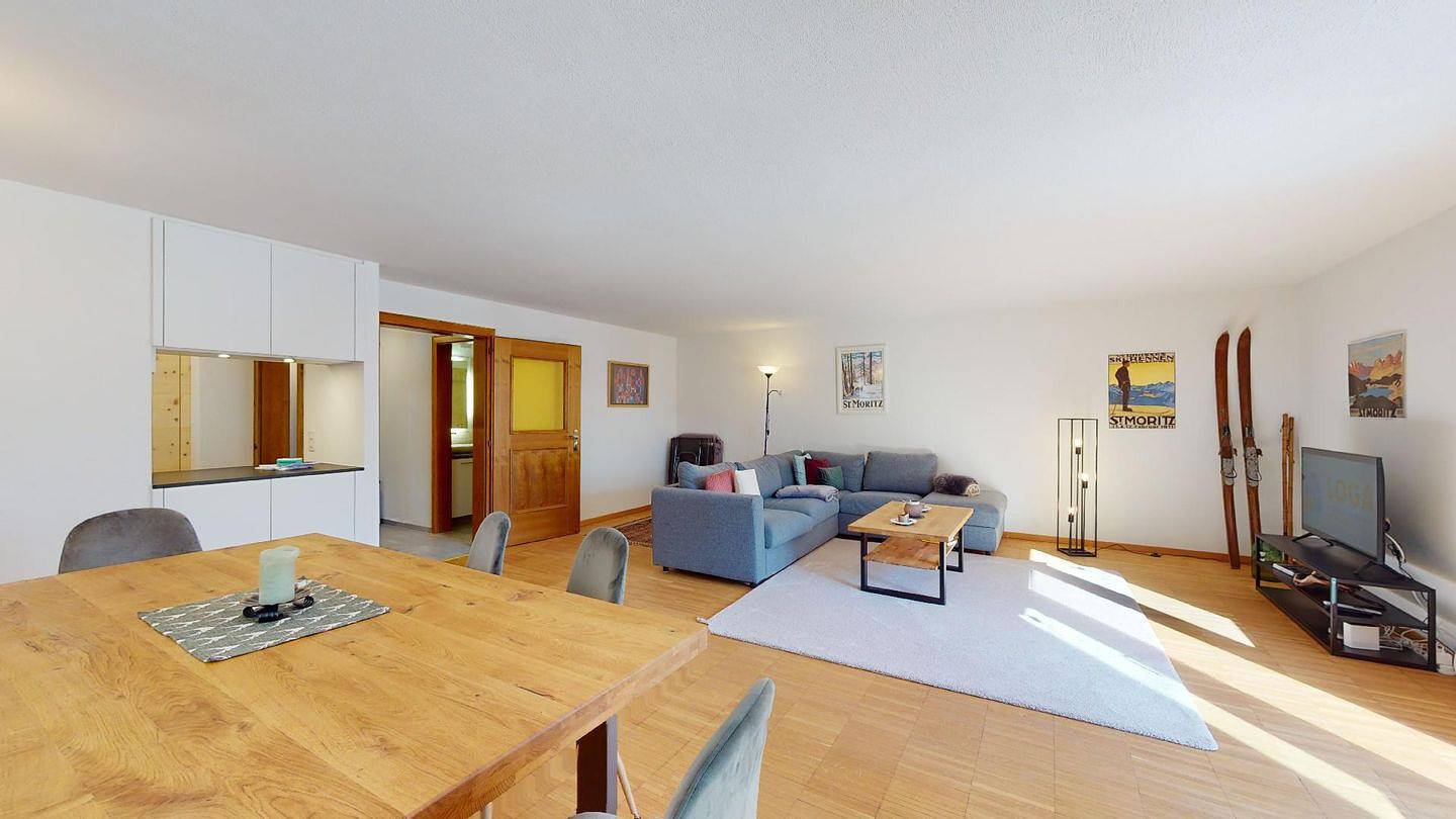 Ganze Wohnung, Ferienwohnung in Champfèr: 96 m², Terrasse, Kamin und Bergblick in Silvaplana, Sankt Moritz
