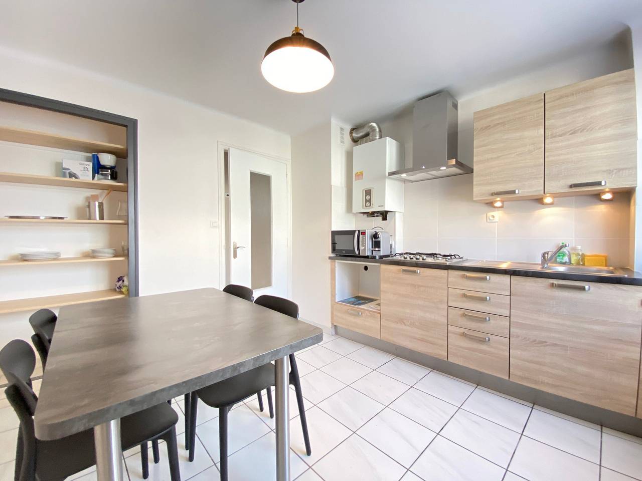 Ganze Wohnung, Renoviertes T2 nahe Strand und Zentrum, Parkplatz, Haustiere, Wi-Fi in Annecy, Annecy (Gemeinde)