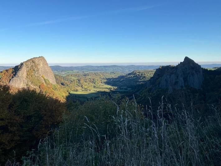 Location de vacances pour 6 personnes, avec terrasse et jardin, animaux acceptés à Rochefort-Montagne - 3