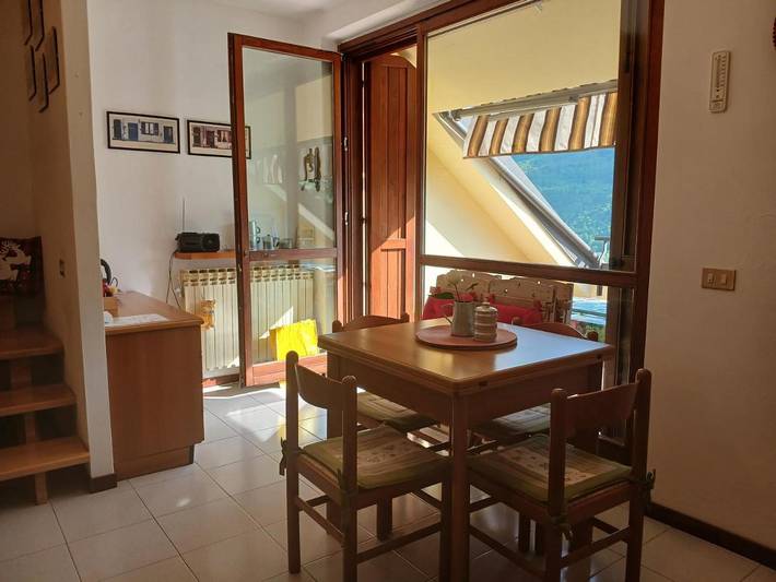 Gîte pour 4 personnes, avec Balcon ainsi que Terrasse et Vue à Taceno - 4