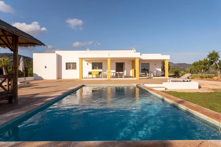 Villa pour 6 personnes, avec terrasse et jardin ainsi que piscine et vue, animaux acceptés - 1