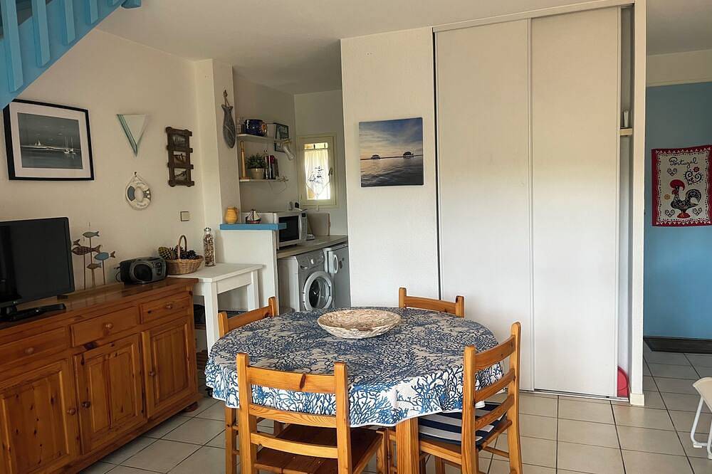 Charmant pavillon mitoyen type 3 situé sur le Golf avec piscine dans résidence in Lac de Lacanau, Lacanau