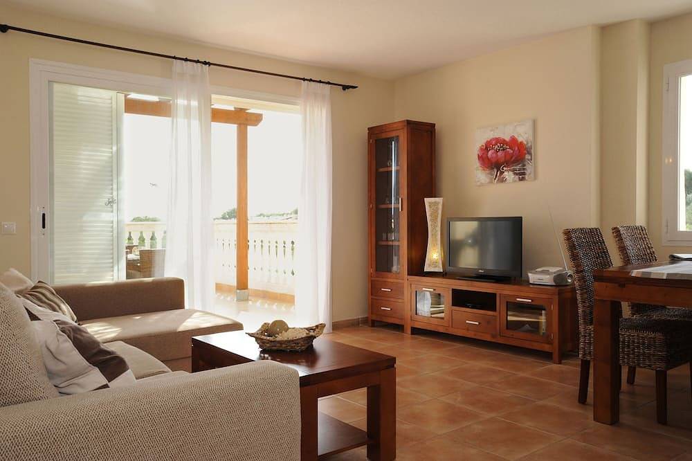 Apartamento entero, Apartamento ático Vista Sol, gran terraza con jardines y piscina grande. in Cala Anguila, Manacor