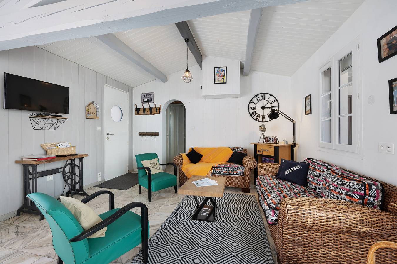 Gîte Kerallou: Holiday Home with Terraces, Private Garden & Wi-Fi in Barbâtre in Barbâtre, Noirmoutier