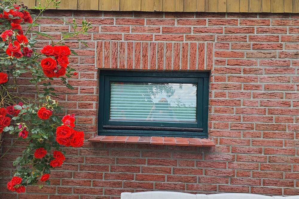 Ganze Wohnung, Dachstudio mit Ausblick und Luxusbad sowie moderner Küche: Halbinsel Butjadingen in Butjadingen, Nordseeküste