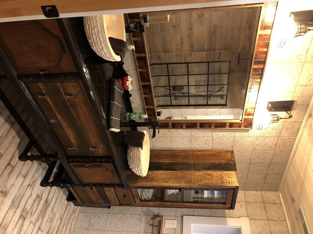 2A2J Barn pool Getaway 9 miles to Wec in Ohio