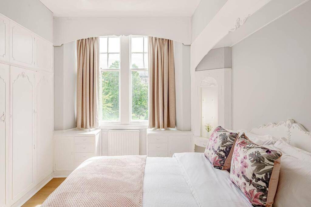 Entire apartment, Spacious City Apt - Dunfermline in Dunfermline, Fife region